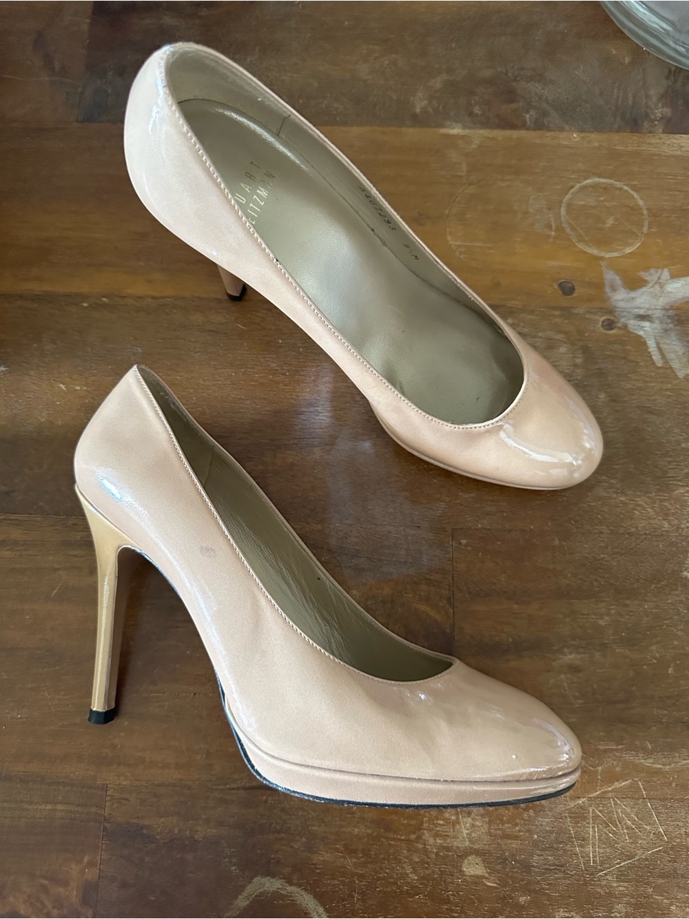 Stuart Weitzman Platswoon beige patent leather round toe pumps size 8.5